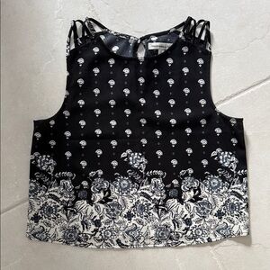 Abercrombie & Fitch Black and White Floral Crop Top